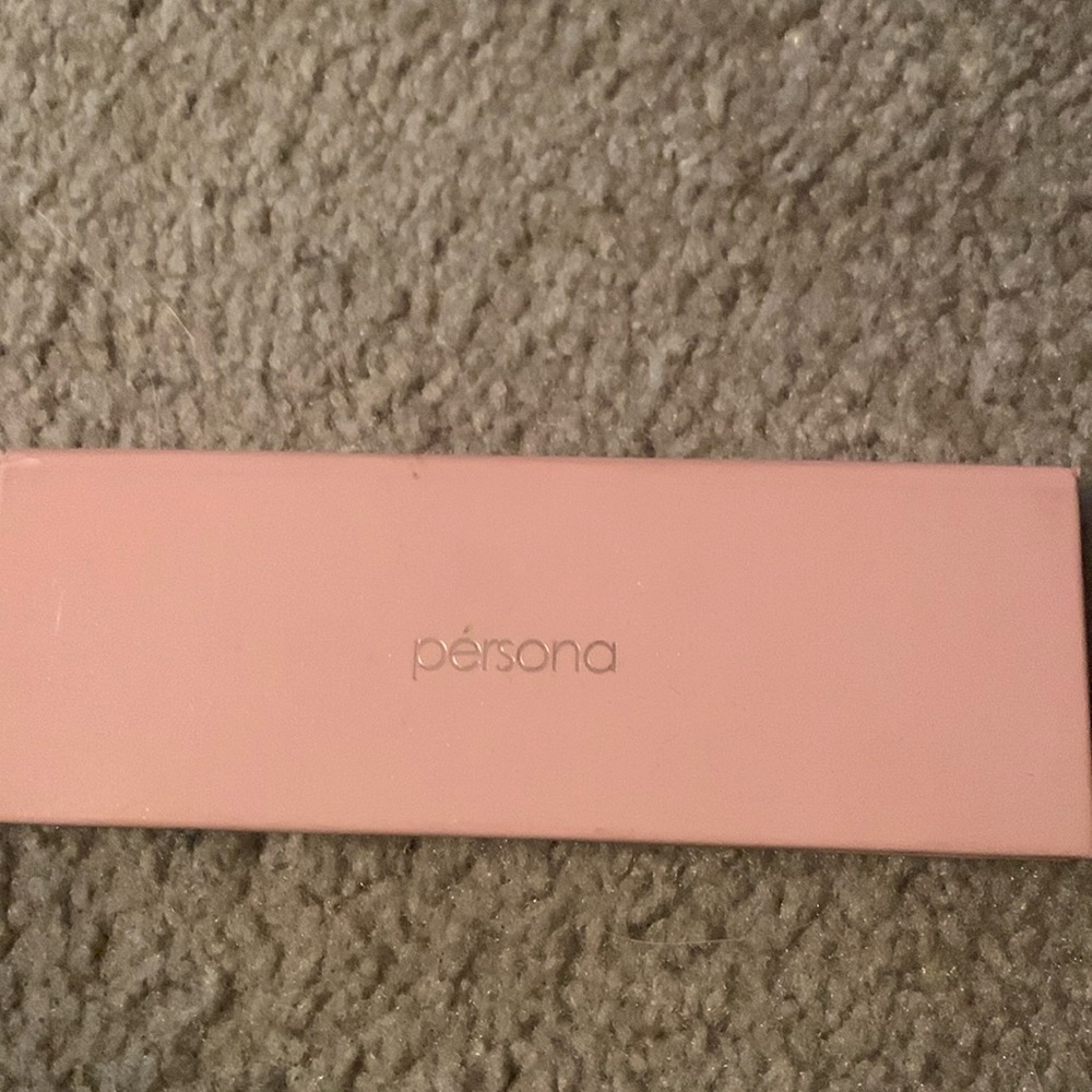 Persona eyeshadow